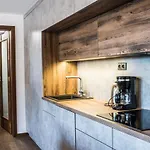 Adelka 403