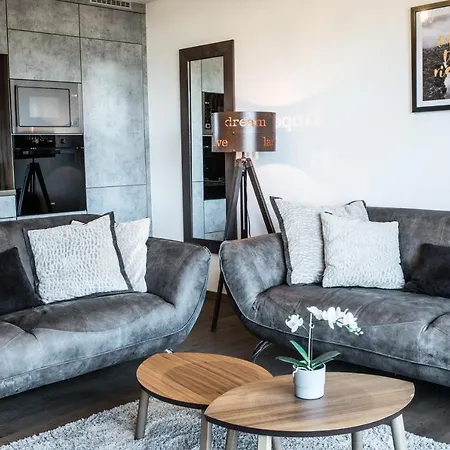 Adelka 403 スピンドレルフ・ムリン